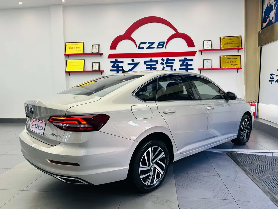 Volkswagen Lavida Lavida 2022 1.5L Automatic Vision Edition 2022 — thumbnail 2