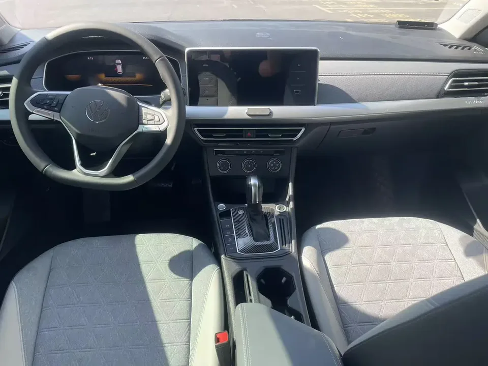 Volkswagen Lavida 300TSI DSG Full Edition 2024 — миниатюра 2