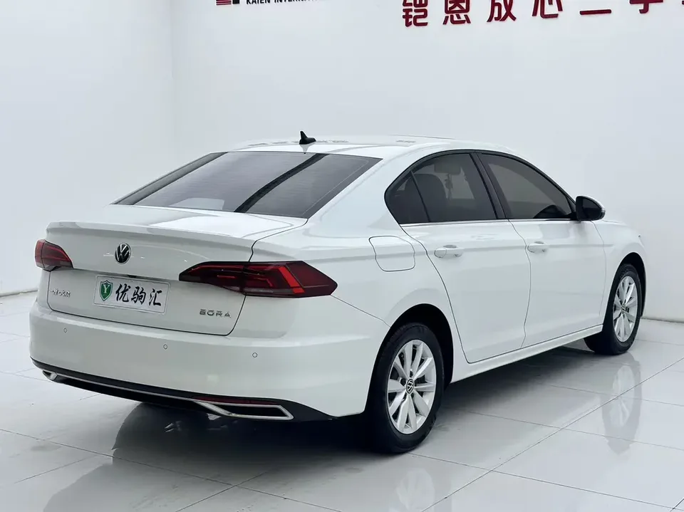 Volkswagen Bora Bora 2021 1.5L Automatic Comfort Smart Connection Edition 2022 — thumbnail 2