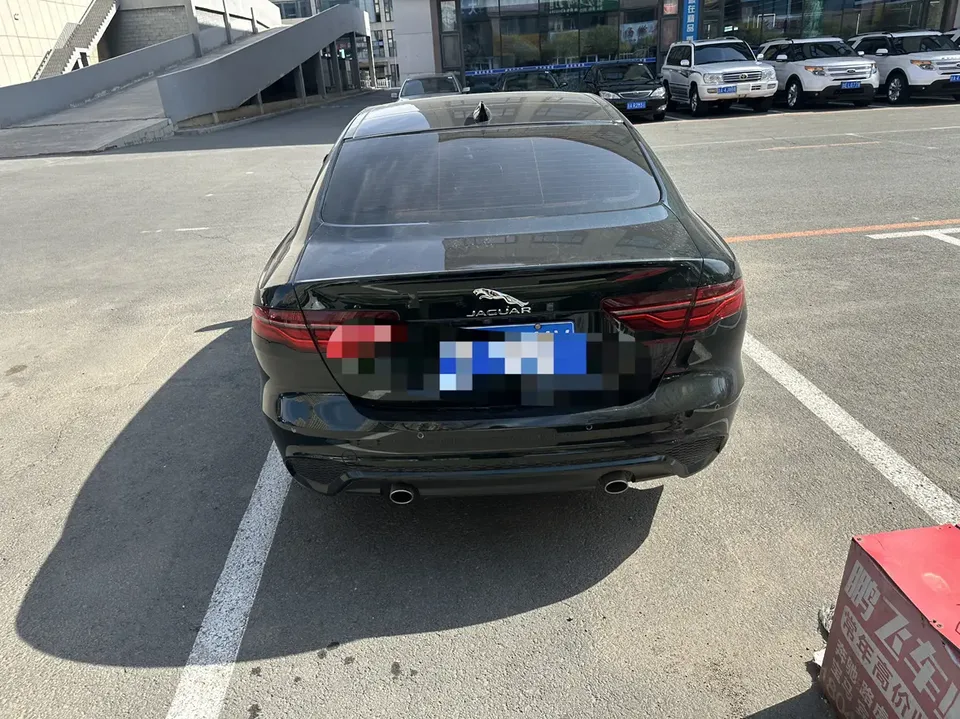 Jaguar XEL 2.0T 200PS R-DYNAMIC Youth Sports Edition 2022 — миниатюра 2