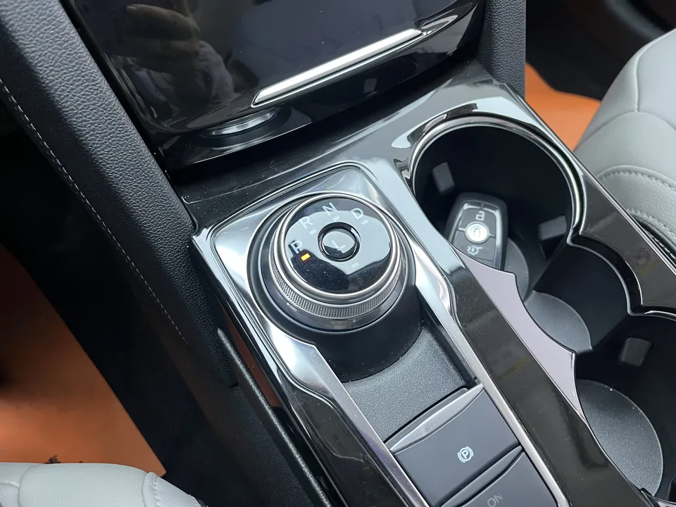 Ford Escape 2024 EcoBoost 245 2WD Premium Edition 2026 — миниатюра 5