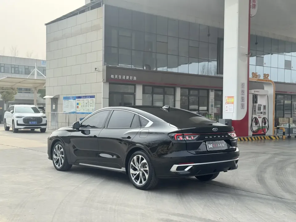 Ford Mondeo Mondeo EcoBoost 245 Extreme Edition 2024 — миниатюра 4