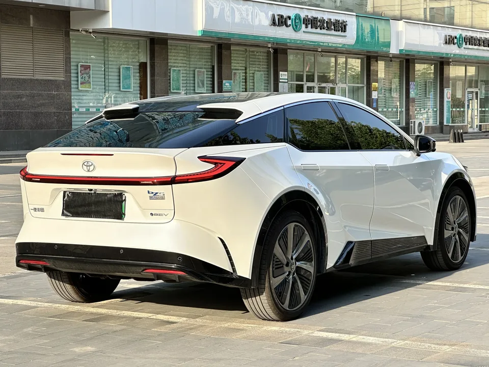 Toyota bZ5 630 PRO 2025 — миниатюра 2