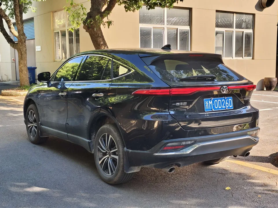 Toyota HARRIER 2.0L CVT 2WD Luxury Edition 2025 — миниатюра 4