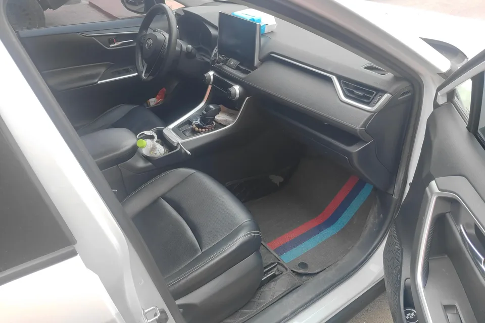 Toyota RAV4 2.0L CVT 2WD Fashion Edition 2022 — миниатюра 2