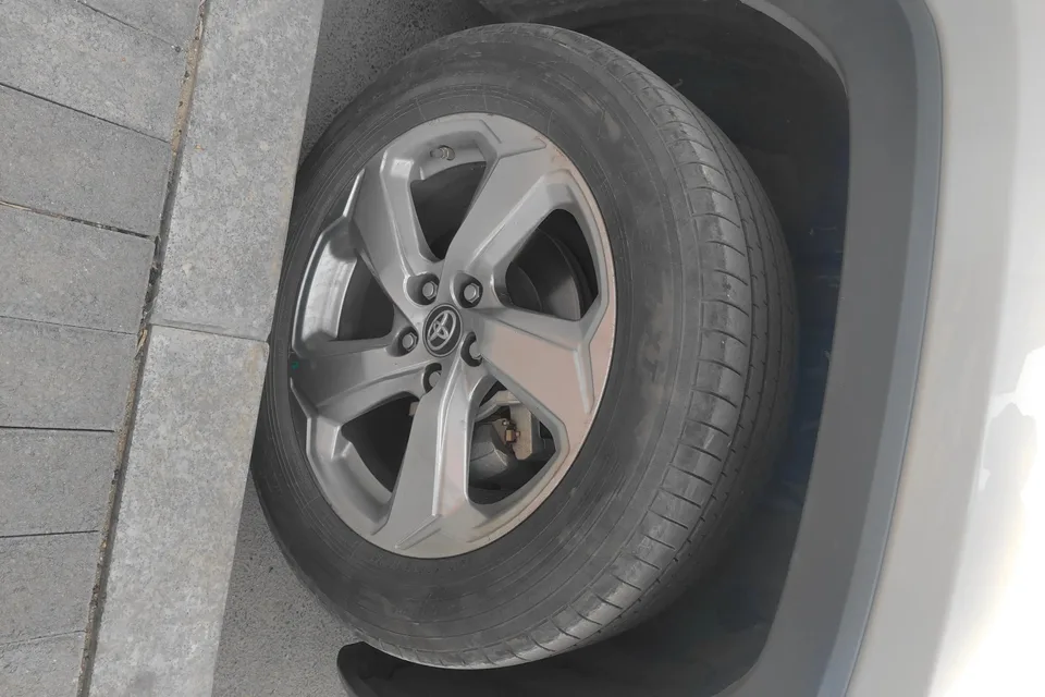 Toyota RAV4 2.0L CVT 2WD Fashion Edition 2022 — миниатюра 4