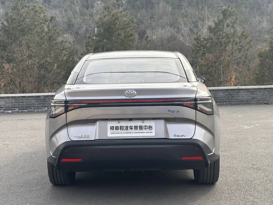Toyota bZ3 Elite PRO 2024 — миниатюра 2