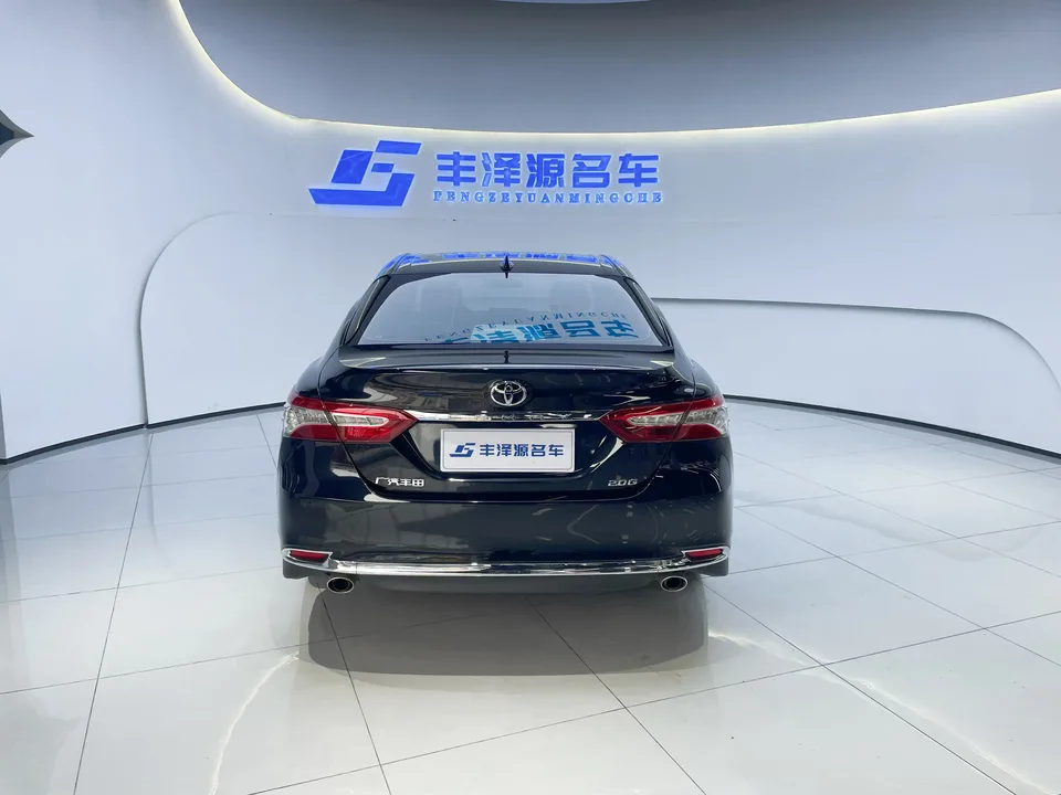 Toyota Camry 2.0G Deluxe Edition 2023 — миниатюра 4