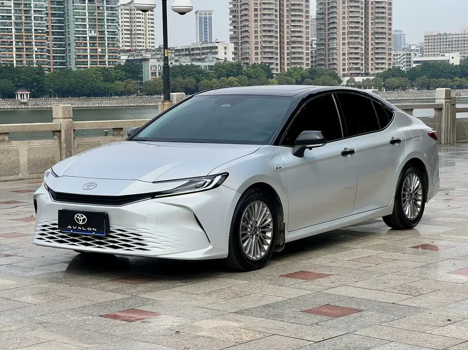 Toyota Camry 2025