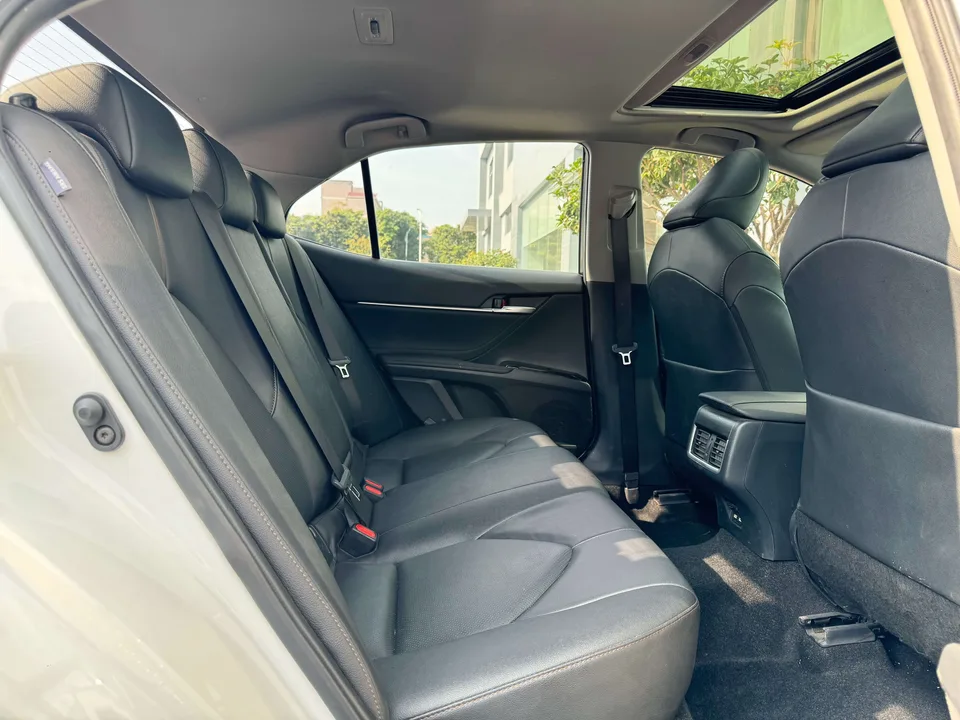Toyota Camry 2.0G Deluxe Edition 2023 — миниатюра 5