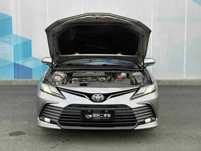 Toyota Camry 2.0G Deluxe Edition 2022 — миниатюра 3