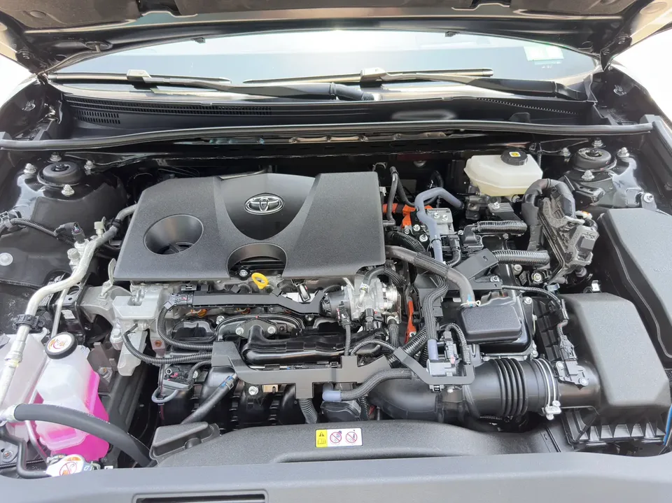 Toyota Camry Hybrid 2.0HXS Sport PLUS Edition 2024 — миниатюра 3