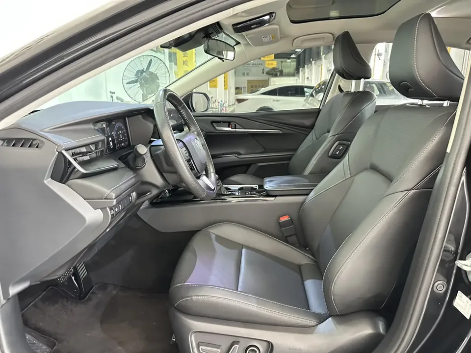 Toyota Camry 2.0G Premium Edition 2024 — миниатюра 5
