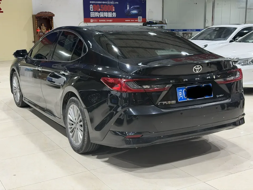 Toyota Camry Hybrid 2.0HGVP Luxury Edition 2024 — миниатюра 4