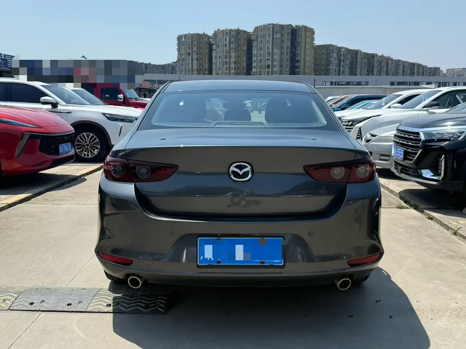 Mazda Axela Mazda3 2022 2.0L automatic quality version 2022 — thumbnail 2
