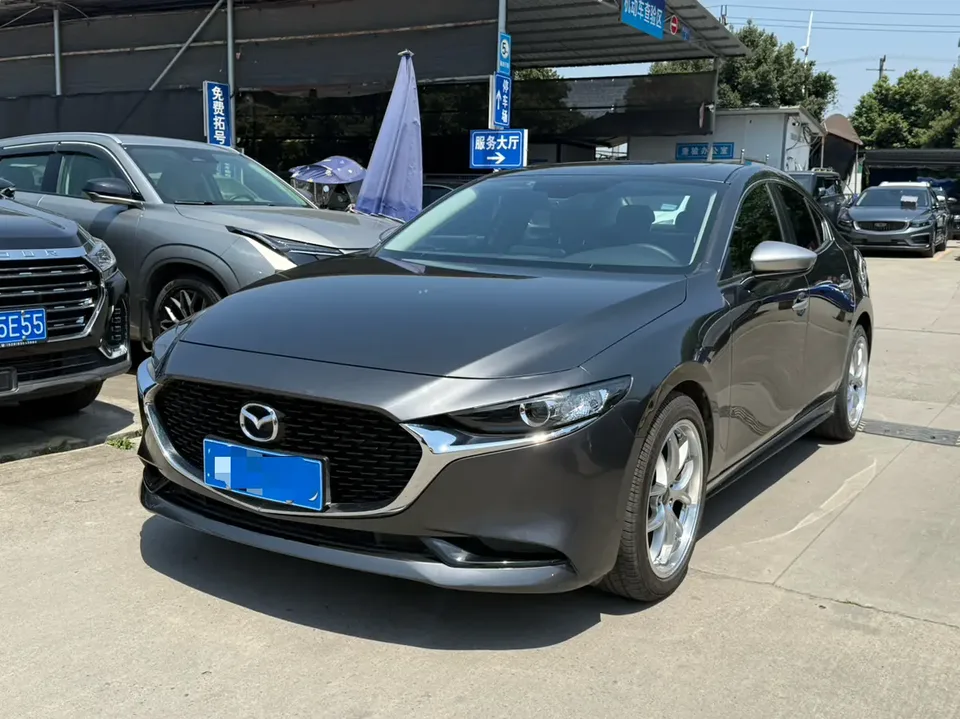 Mazda Axela Mazda3 2022 2.0L automatic quality version 2022 — photo 1, buy with delivery to Moscow