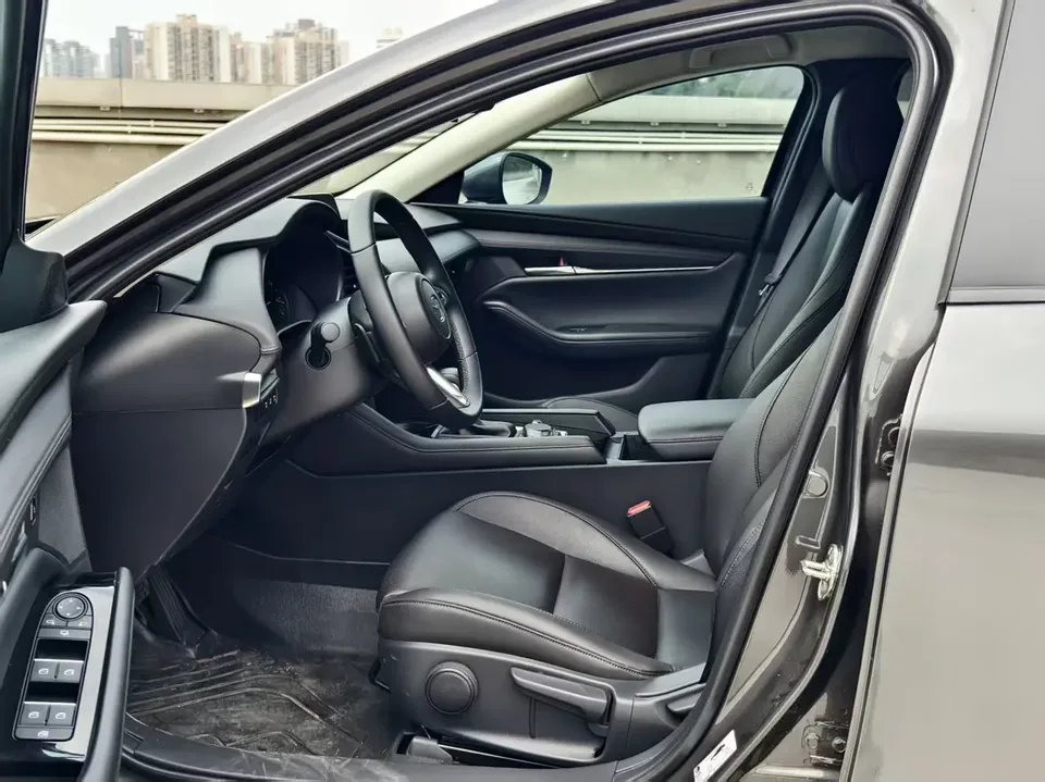 Mazda Axela 2.0L Automatic Quality Edition 2025 — миниатюра 4