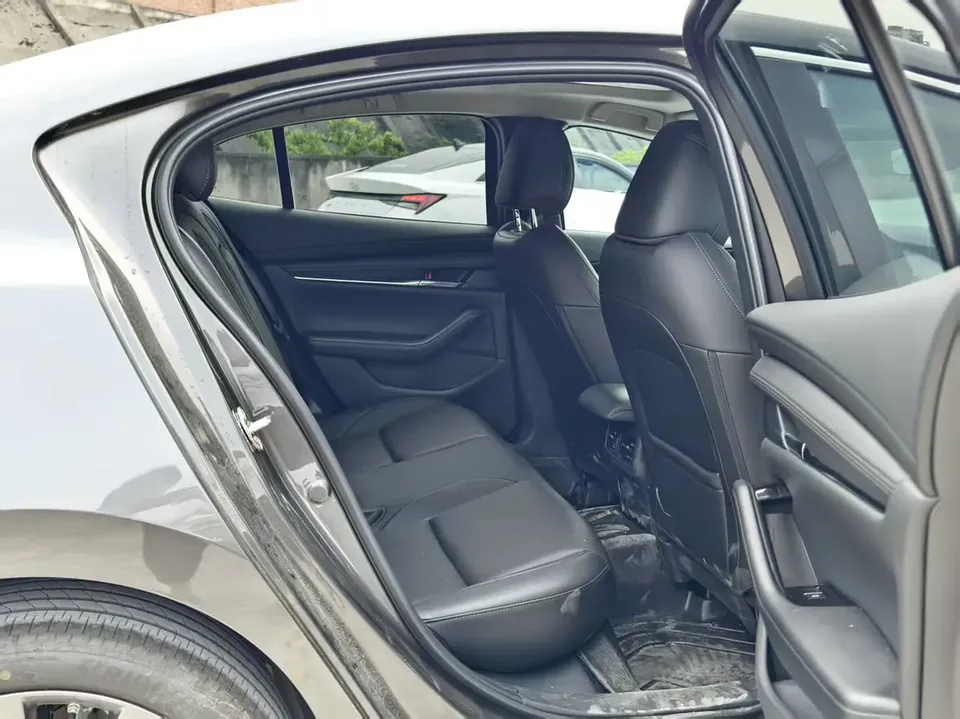 Mazda Axela 2.0L Automatic Quality Edition 2025 — миниатюра 5