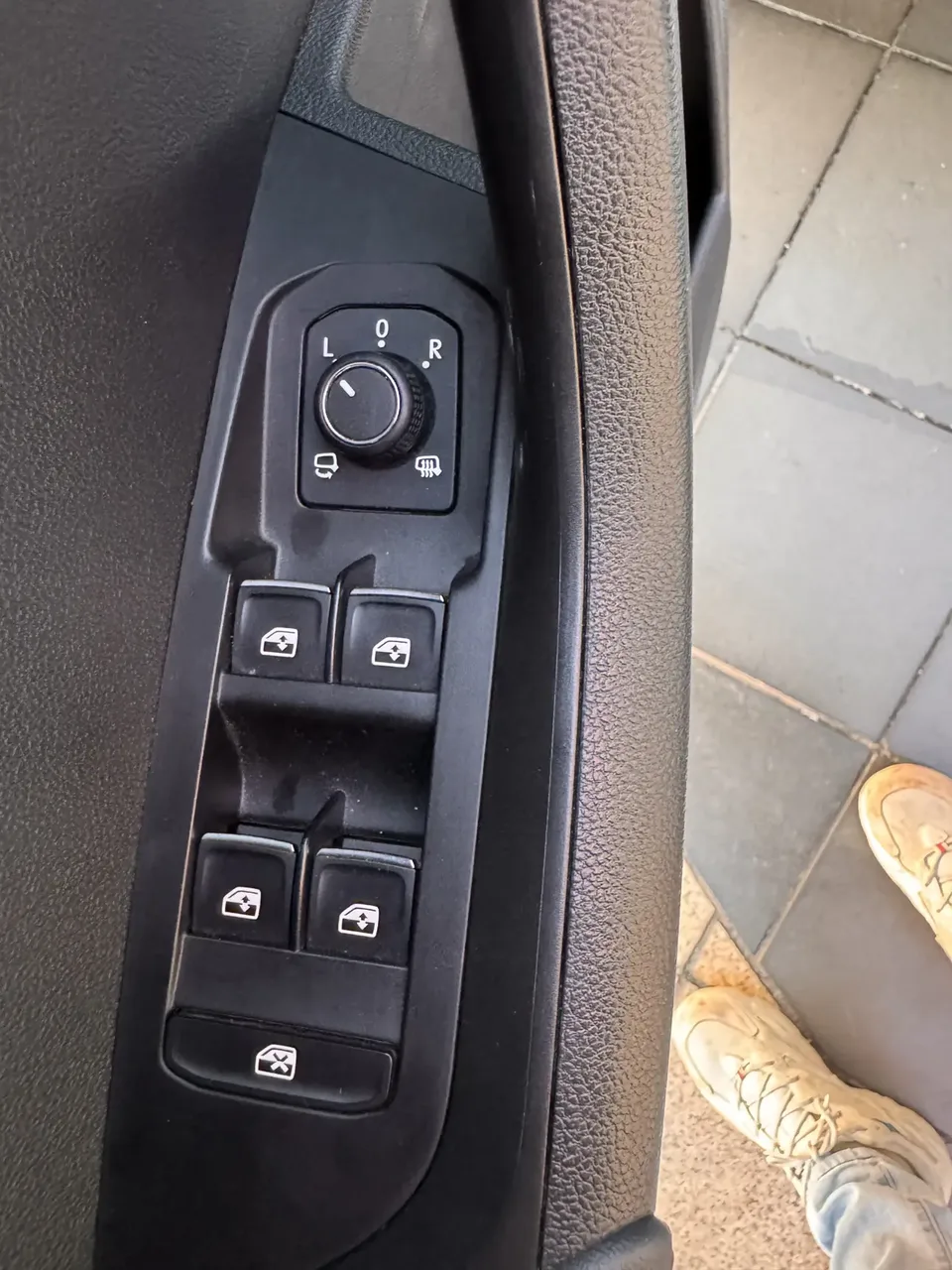 Skoda Karoq Korok 2024 TSI280 Luxury Edition 2024 — миниатюра 3