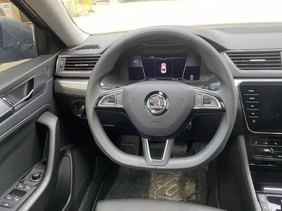 Skoda Speedy facelifted TSI280 DSG exclusive version 2024 — миниатюра 3