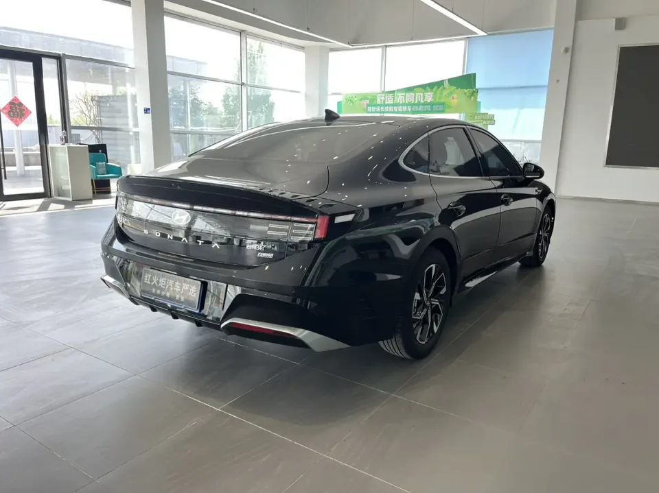 Hyundai Sonata 1.5T Pro 2024 — миниатюра 2
