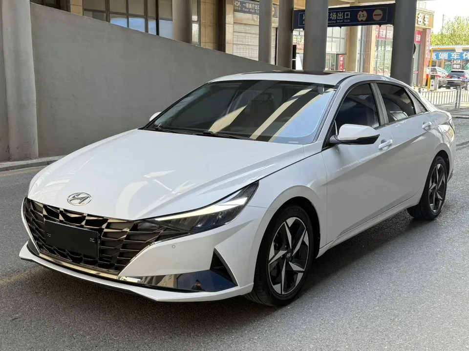 Hyundai Elantra 2023