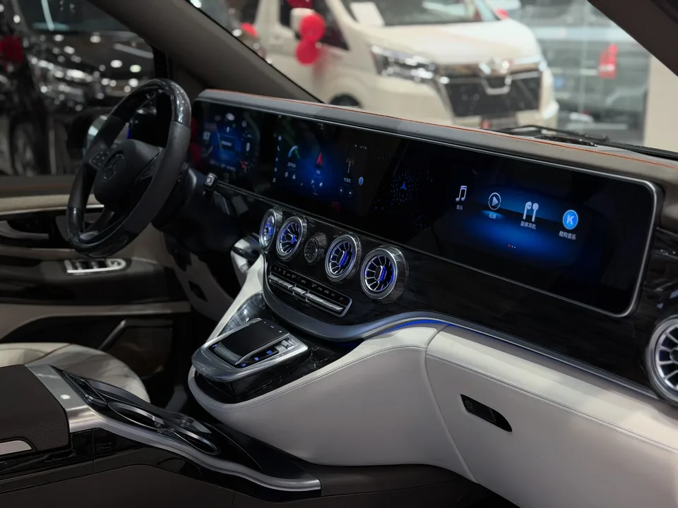 Mercedes-Benz Vito Vito 2.0T Business Edition 7 Seaters 2023 — thumbnail 3