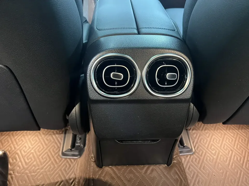 Mercedes-Benz Mercedes Benz C Class Mercedes-Benz C-Class 2024 C 200 L Sports Edition 2023 — миниатюра 3