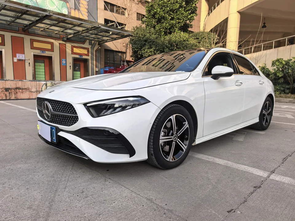 Mercedes-Benz Mercedes Benz A Class Mercedes-Benz A-Class 2024 A 200 L Dynamic Edition 2024 — миниатюра 3