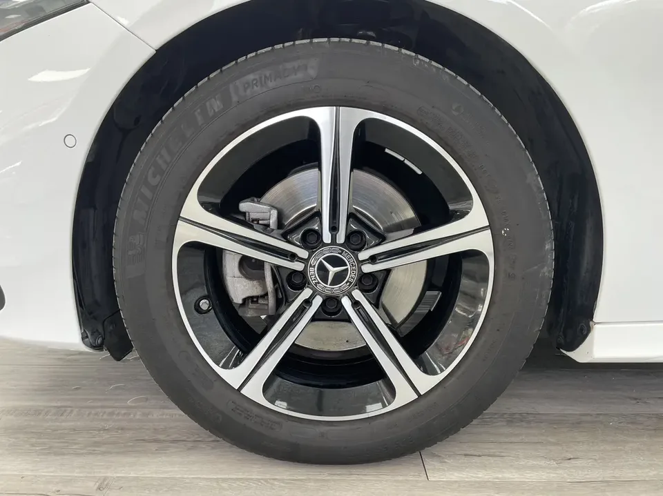 Mercedes-Benz Mercedes Benz A Class Mercedes-Benz A-Class 2023 A 200 L Sports Sedan Fashion Edition 2024 — миниатюра 3