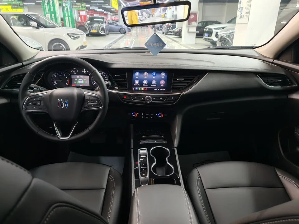 Buick Majesty Regal 2024 25T Super Edition 2024 — миниатюра 2