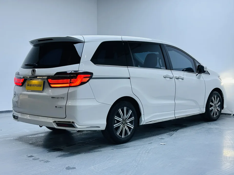 Honda Odyssey Odyssey 2024 2.0L Sharp Enjoy Edition 2024 — миниатюра 2