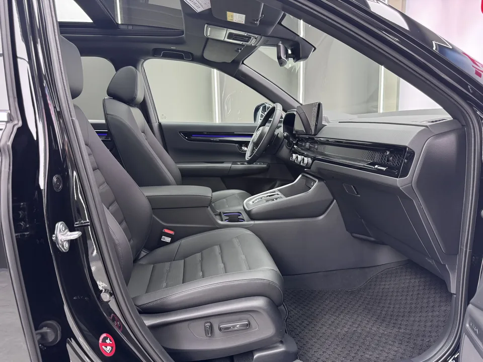 Honda CR-V Honda CR-V 2026 Global 30th Anniversary Edition e:HEV 2.0L 2WD Smart Version 2025 — миниатюра 4
