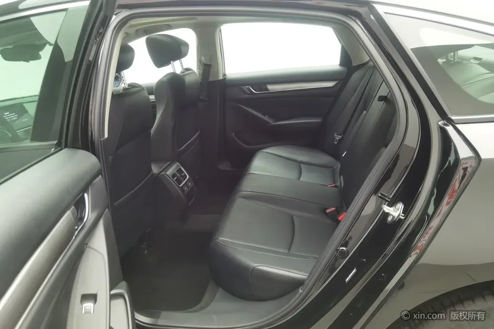 Honda Accord 2022 Accord Hybrid 2.0L Sharp Edition 2022 — миниатюра 4