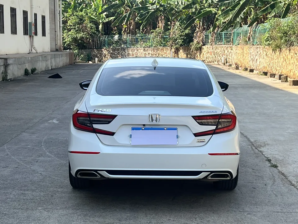 Honda Accord 2022 Accord 260TURBO Fantasy Night Premium Edition 2022 — миниатюра 3