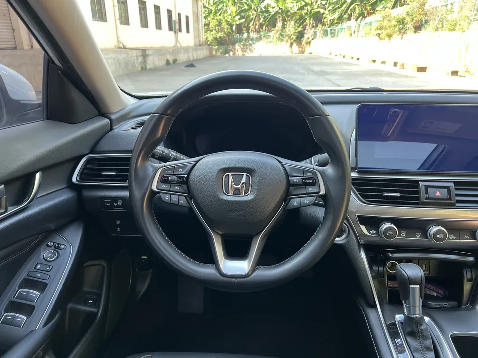Honda Accord 2022 Accord 260TURBO Fantasy Night Premium Edition 2022 — миниатюра 5