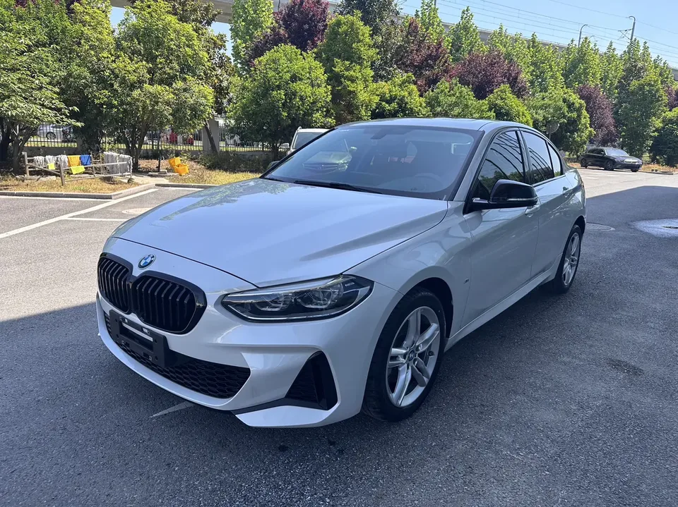 BMW 1 Series BMW 1 Series 2023 120i M Sport Night Edition 2023 — фото 1, купить с доставкой в Москву