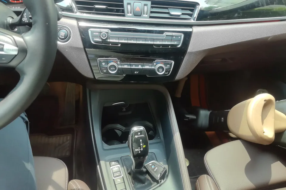 BMW X1 X1 2022 BMW X1 2022 sDrive25Li Leading Edition 2023 — thumbnail 3