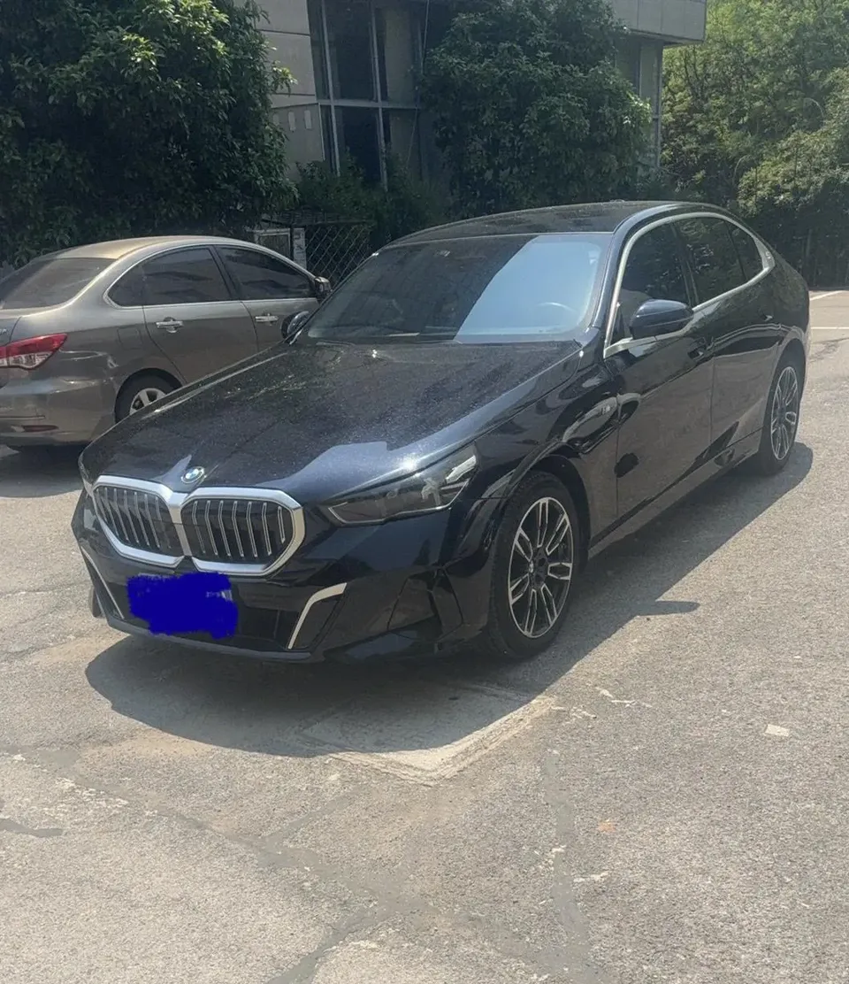 BMW 5 Series BMW 5 Series 2025 525Li M Sport Package 2025 — photo 1, buy with delivery to Moscow