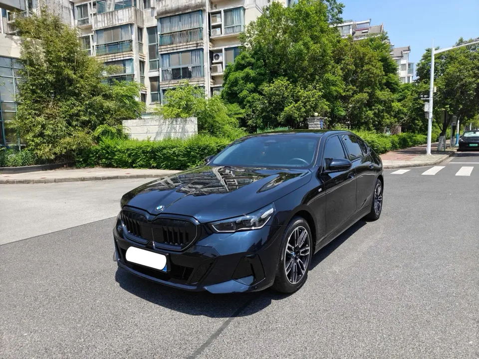 BMW 5 Series 5 Series 2025 BMW 5 Series 2025 525Li M Sport Package 2025 — photo 1, buy with delivery to Moscow
