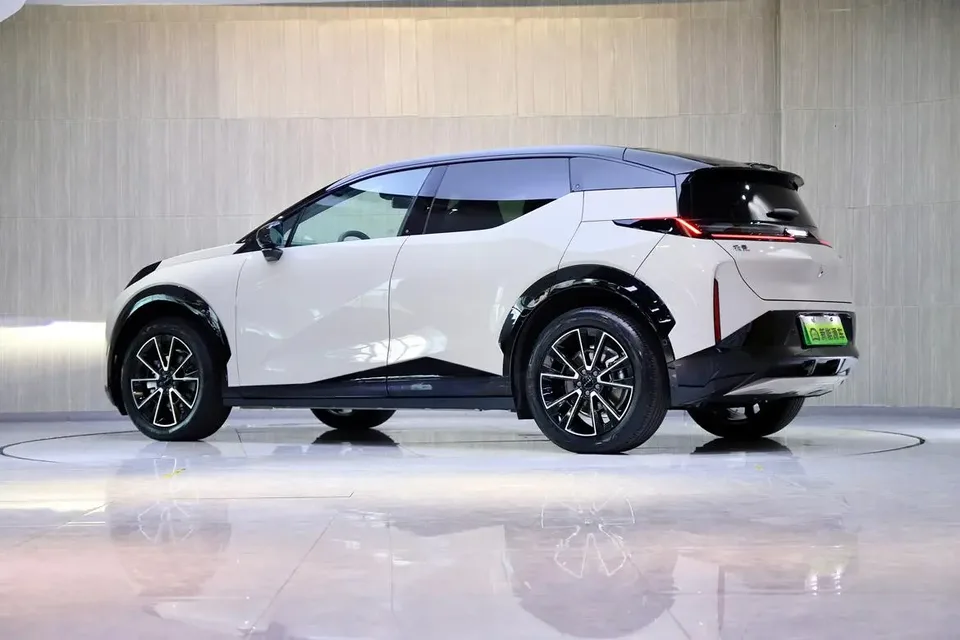 Zeekr X ZEEKR X 2025 four-seat rear-wheel drive cube version 2024 — миниатюра 2