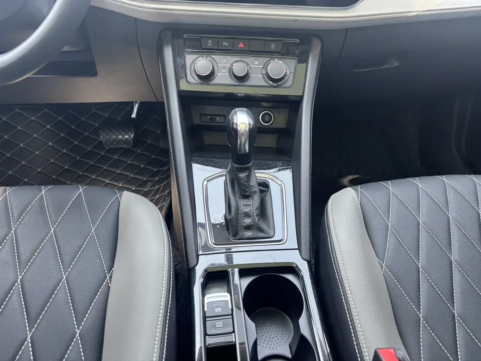 Jetta VS7 280TSI automatic aggressive version 2023 — миниатюра 4