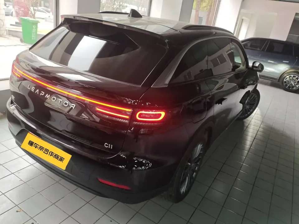 Leapmotor Zero running C11 Pure Electric 580 Premium Edition 2024 — миниатюра 4