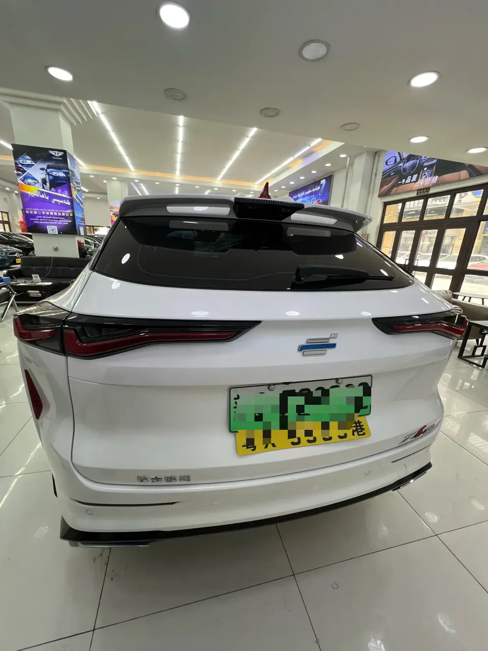 Oshan Changan Auchan Z6 iDD new energy Smart Electric iDD 150KM Flagship Model 2023 — миниатюра 2