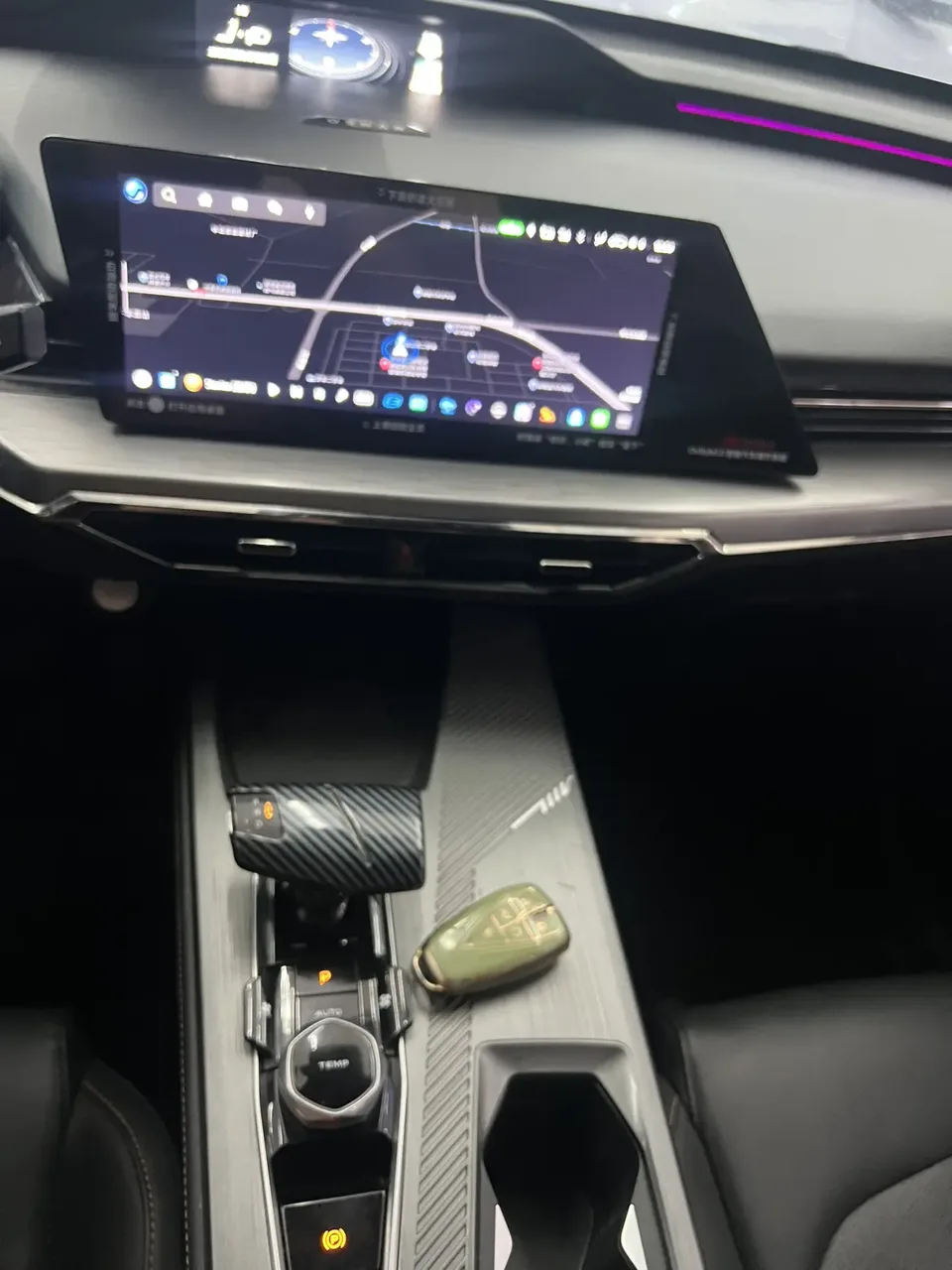 Oshan Changan Auchan Z6 iDD new energy Smart Electric iDD 150KM Flagship Model 2023 — миниатюра 3