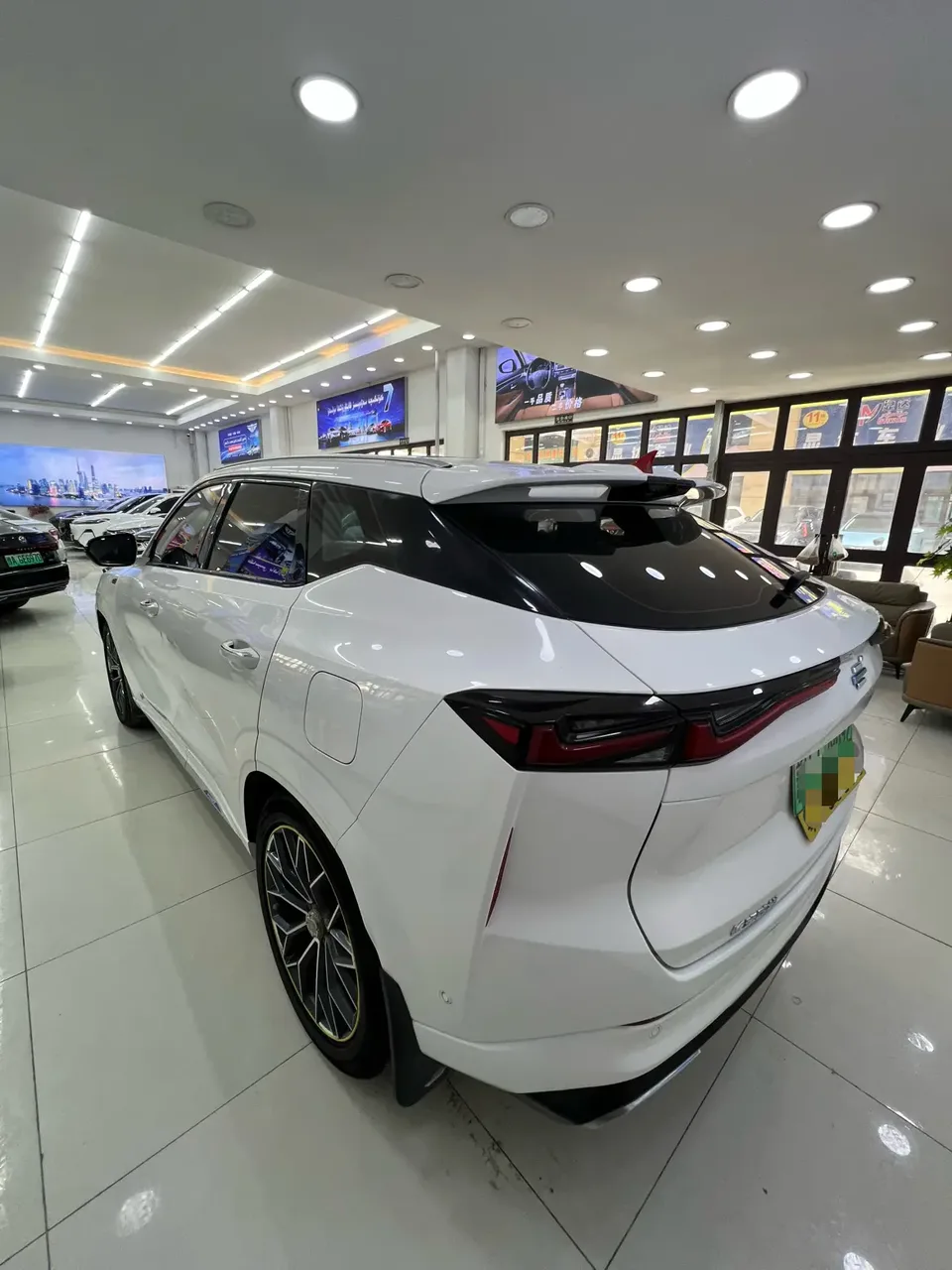Oshan Changan Auchan Z6 iDD new energy Smart Electric iDD 150KM Flagship Model 2023 — миниатюра 4