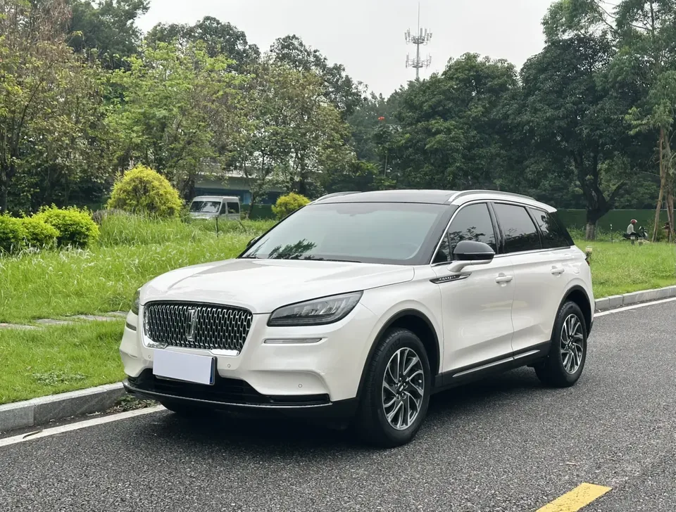 Lincoln Adventurer 2022