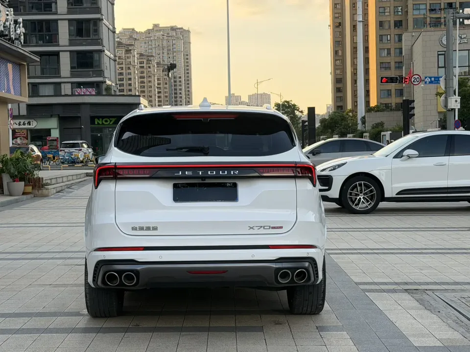 Jetour Jietu X70 PLUS 1.6T DCT Pro+ 7-seater 2022 — миниатюра 2