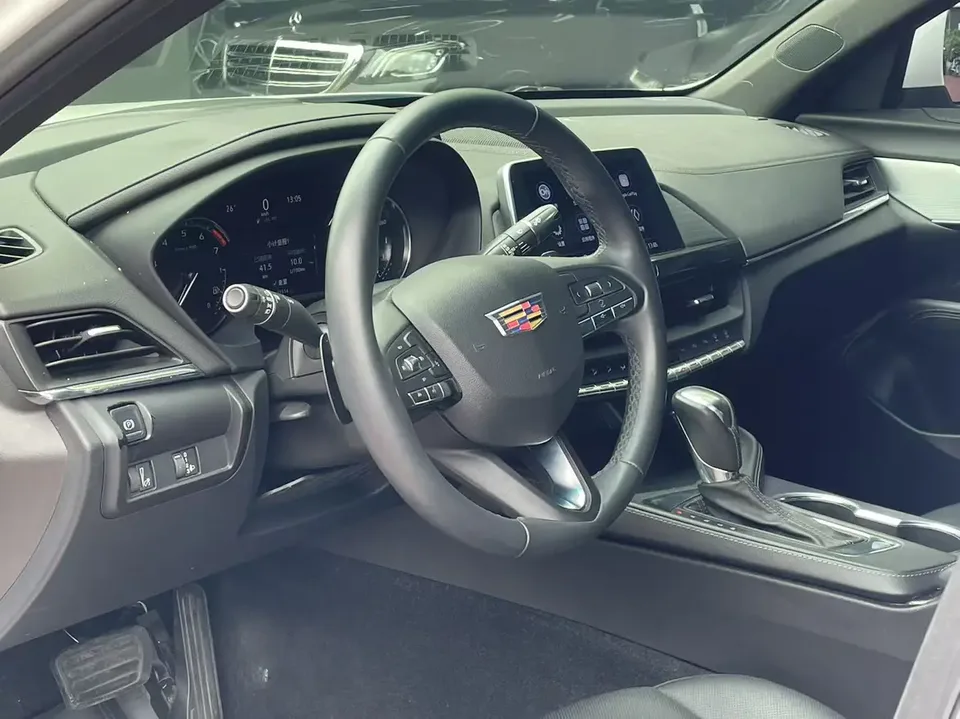 Cadillac CT4 Cadillac CT4 2023 28T Luxury Edition 2023 — миниатюра 3