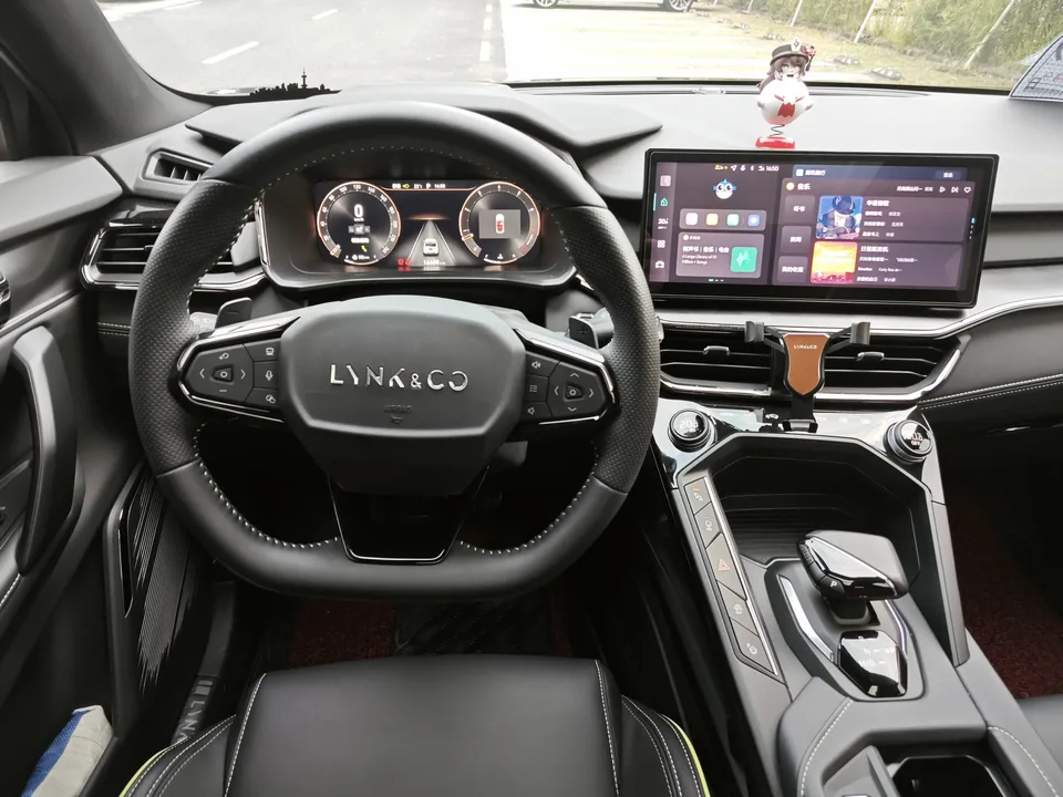 Lynk & Co 06 Lynk & Co 06 2023 Remix 1.5T Hero 2024 — миниатюра 4